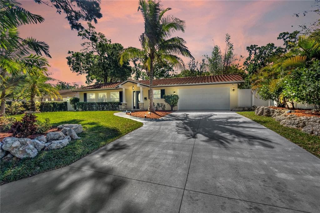 1460 42ND AVENUE N ST PETERSBURG, FL 33703
