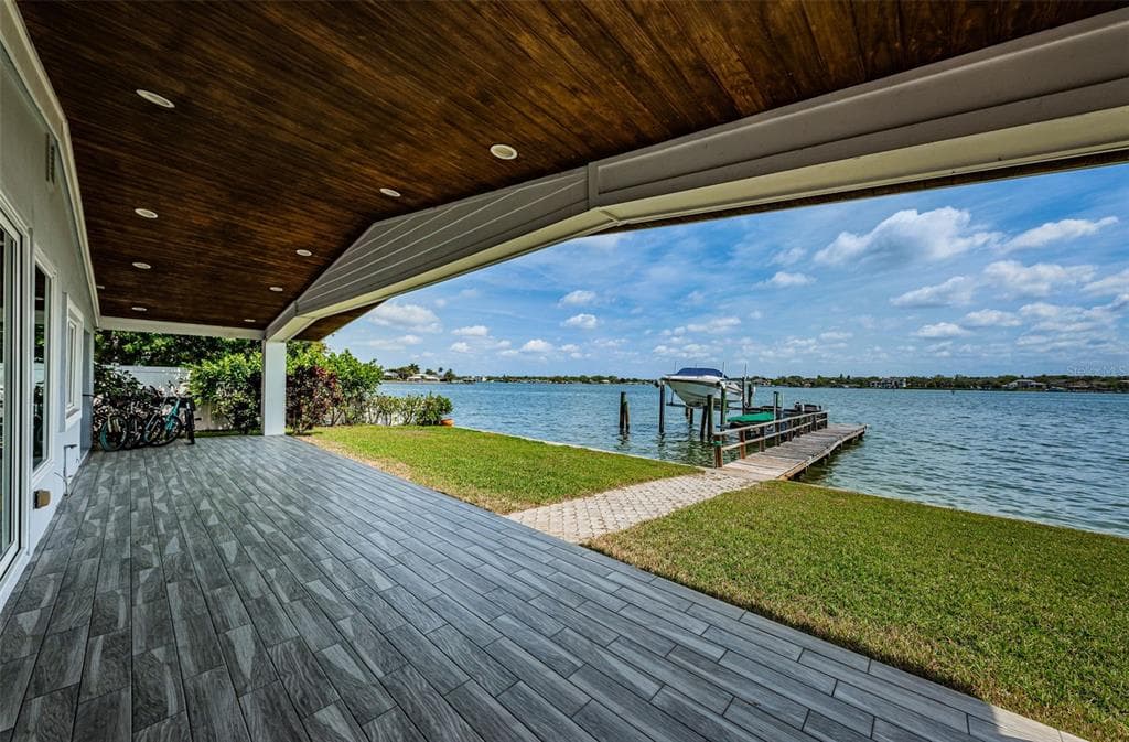 381 12TH AVENUE INDIAN ROCKS BEACH, FL 33785