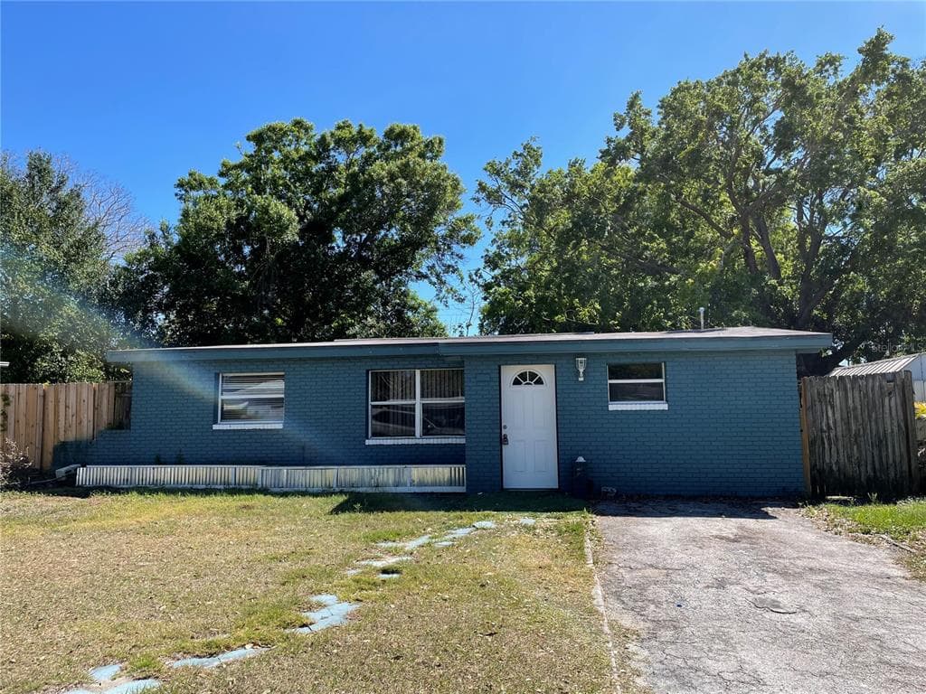 5472 48TH AVENUE N ST PETERSBURG, FL 33709