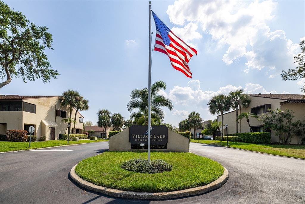 885 N VILLAGE DRIVE N UNIT 201 ST PETERSBURG, FL 33716