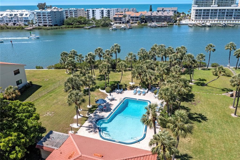 10280 IMPERIAL POINT DRIVE W UNIT 8 LARGO, FL 33774