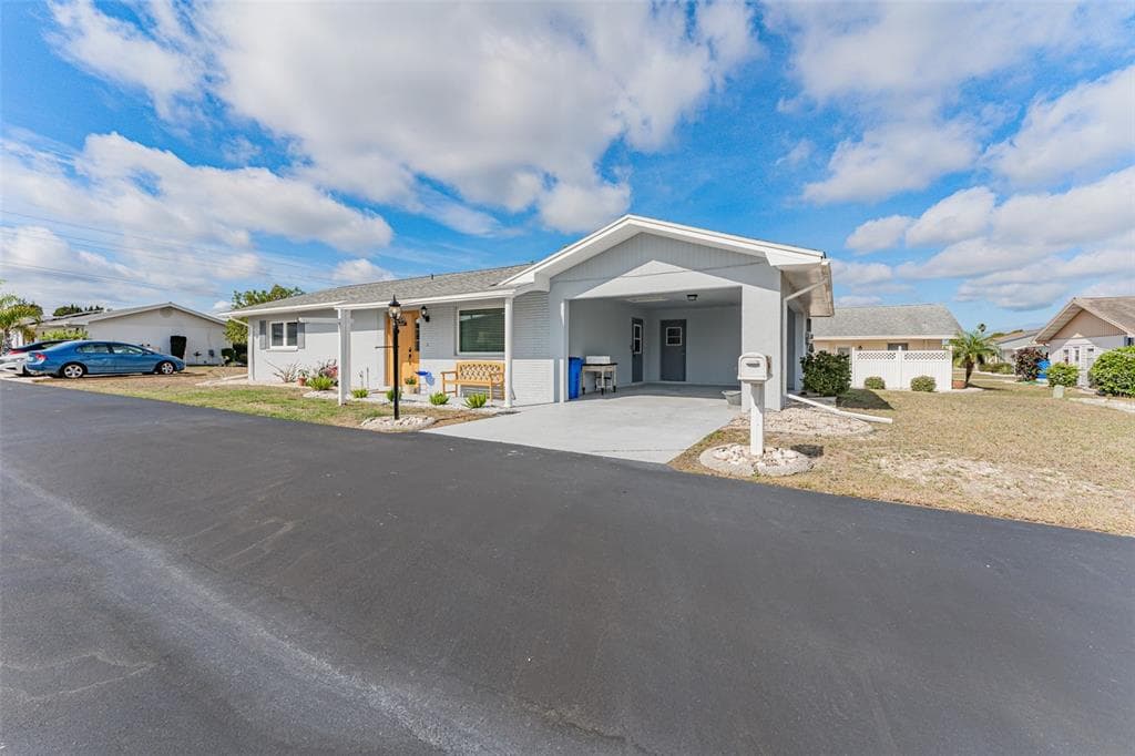702 RUTGERS PLACE SUN CITY CENTER, FL 33573