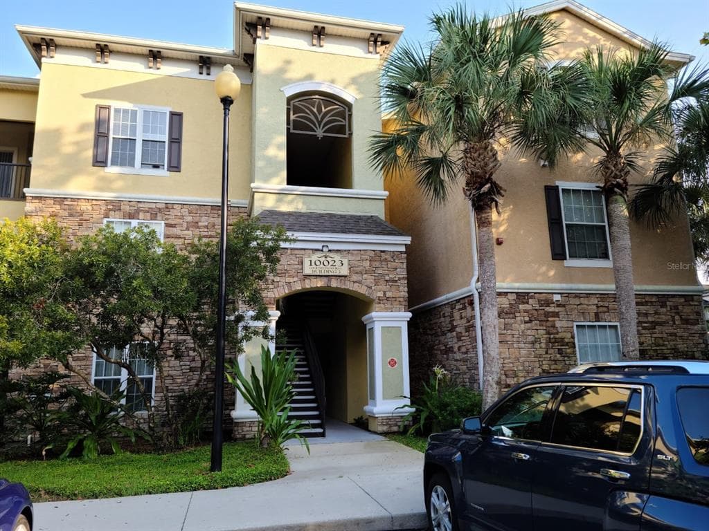 10023 COURTNEY PALMS BOULEVARD UNIT 103 TAMPA, FL 33619
