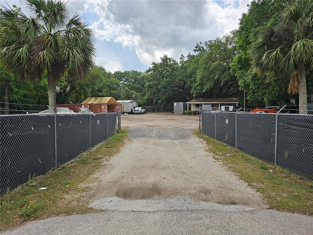 11325 E US 92 HIGHWAY SEFFNER, FL 33584