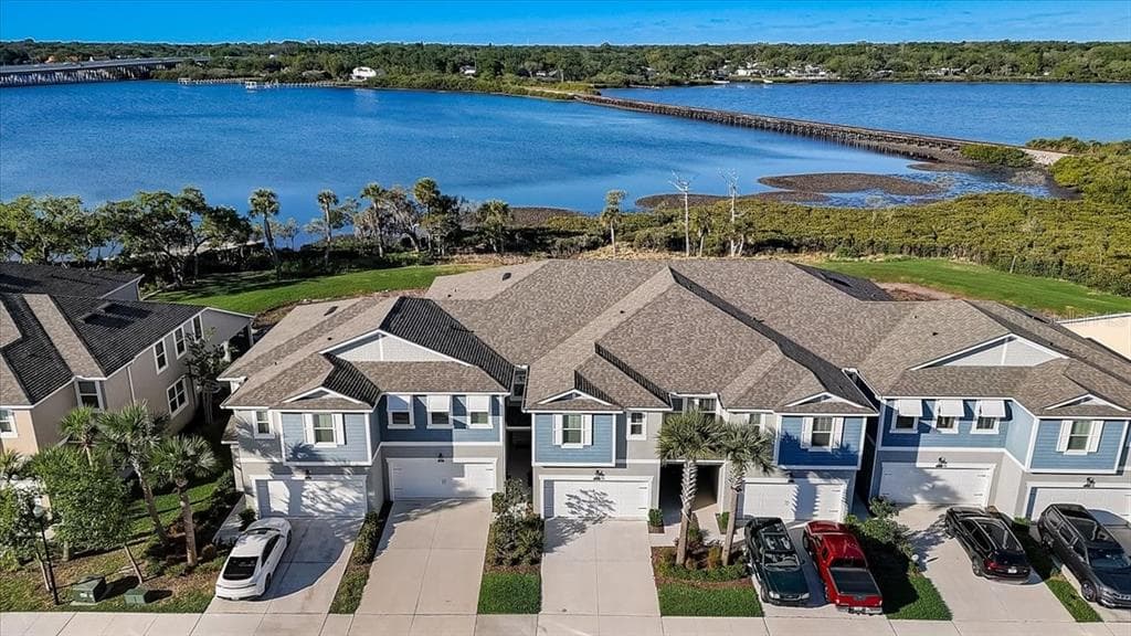 8005 PALM KEY AVENUE OLDSMAR, FL 34677