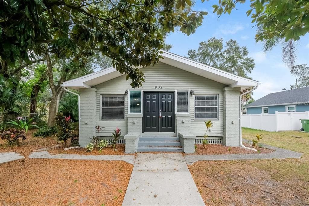 802 E HANNA AVENUE TAMPA, FL 33604