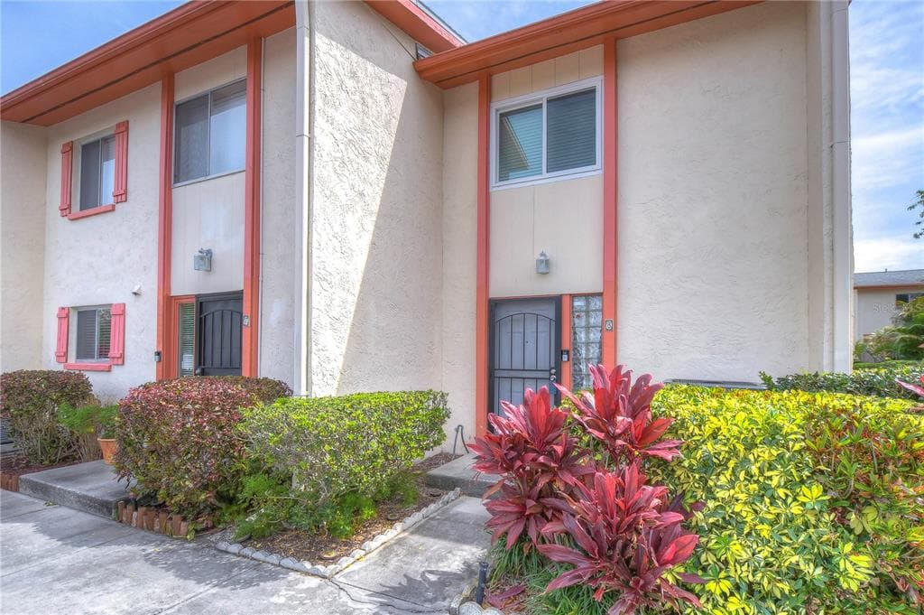 5822 16TH LANE S UNIT 8 ST PETERSBURG, FL 33712