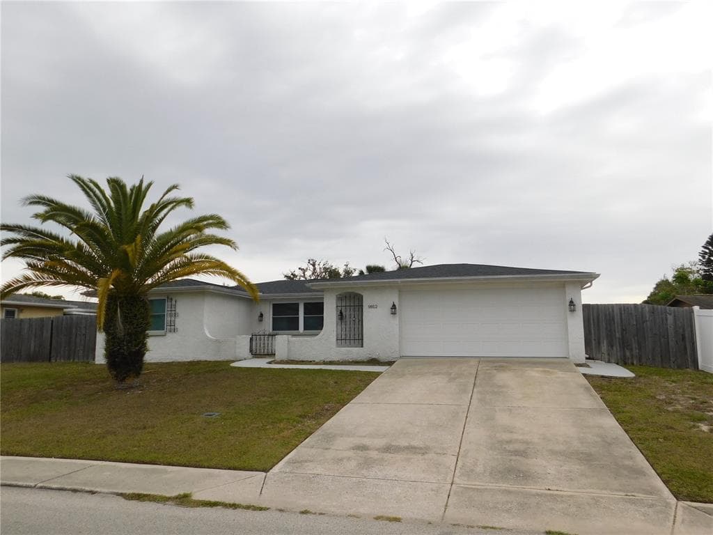 9812 LAKE CHRISE LANE PORT RICHEY, FL 34668