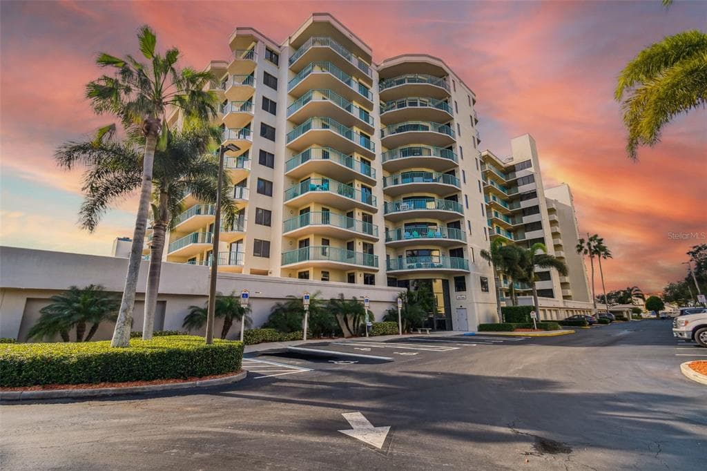 670 ISLAND WAY UNIT 306 CLEARWATER, FL 33767