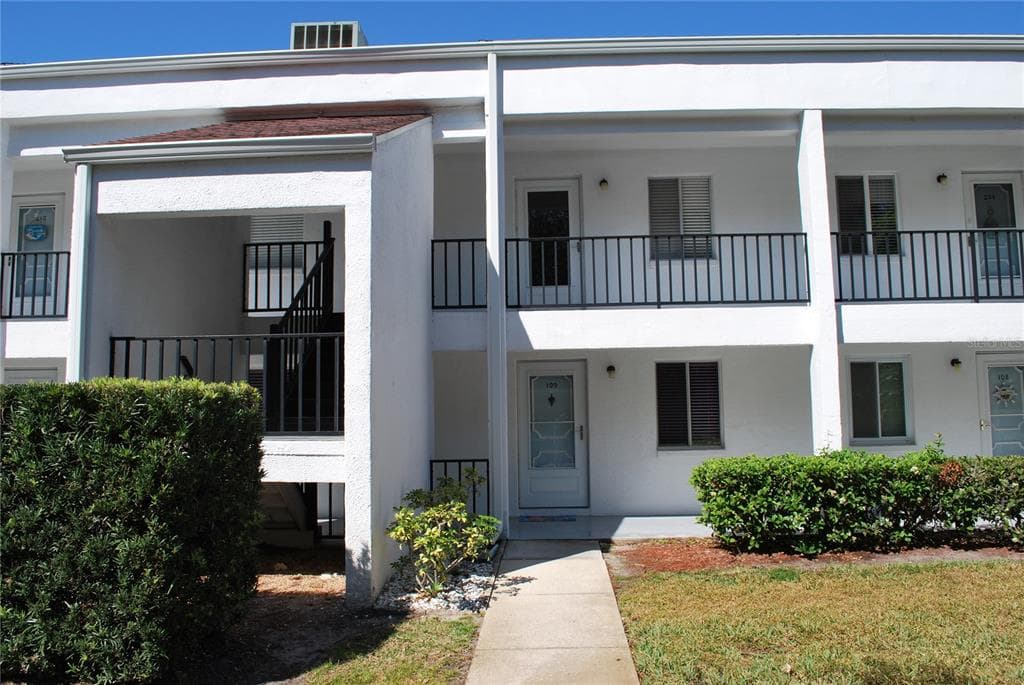 2060 MARILYN STREET UNIT 109 CLEARWATER, FL 33765