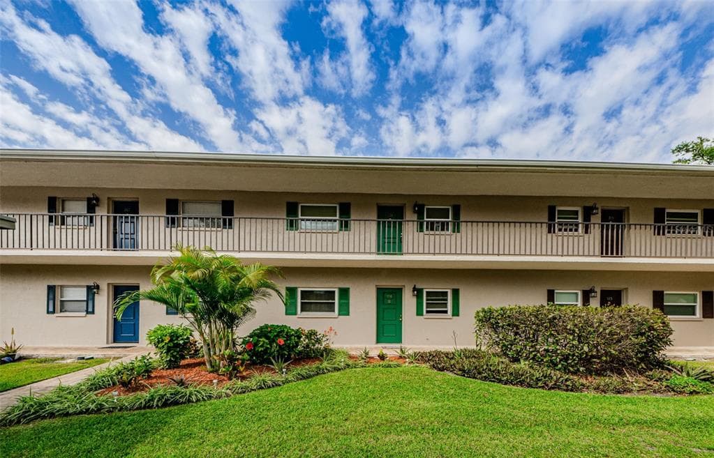 9881 113TH STREET UNIT 216 SEMINOLE, FL 33772