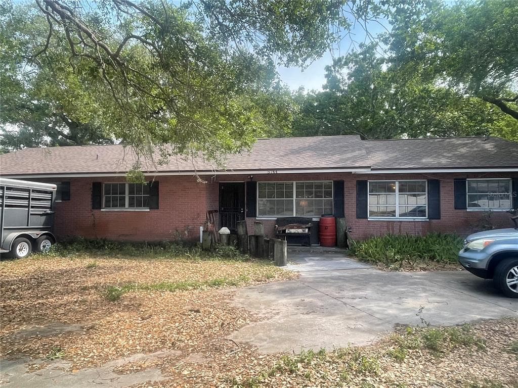 5744 150TH AVENUE N CLEARWATER, FL 33760