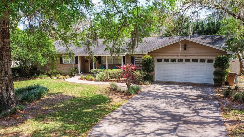 205 BANNOCKBURN AVENUE TEMPLE TERRACE, FL 33617