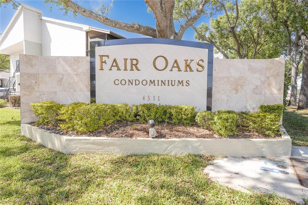 4511 S OAK DRIVE UNIT R42 TAMPA, FL 33611