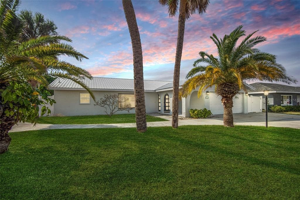 6312 WISTERIA LANE