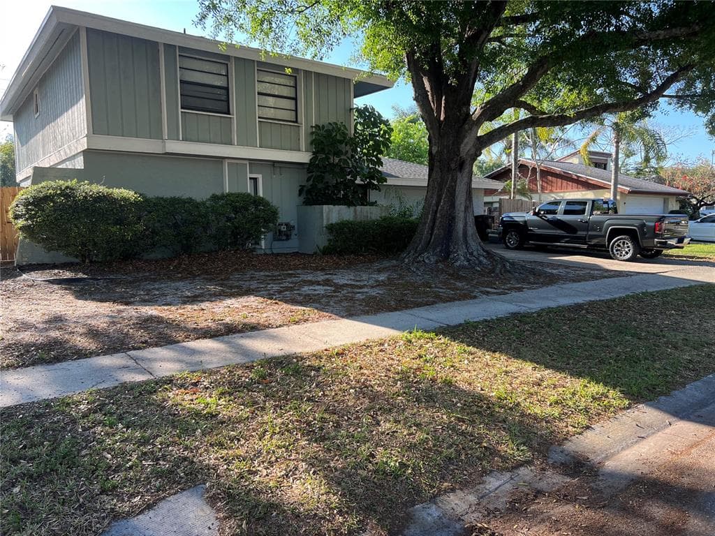 15630 BEAR CREEK DRIVE TAMPA, FL 33624