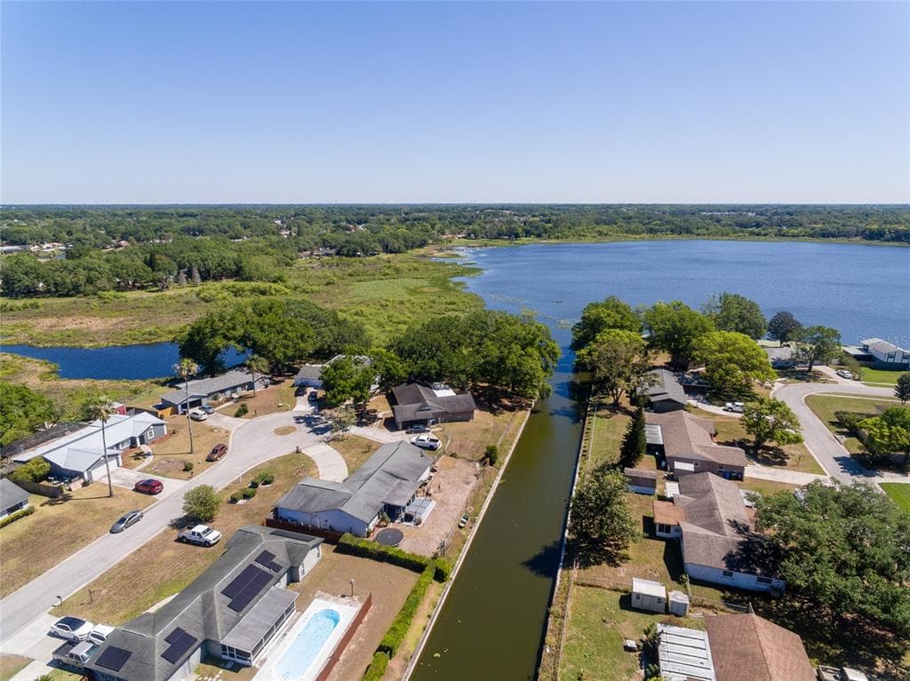 1211 LADY GUINEVERE DRIVE VALRICO, FL 33594