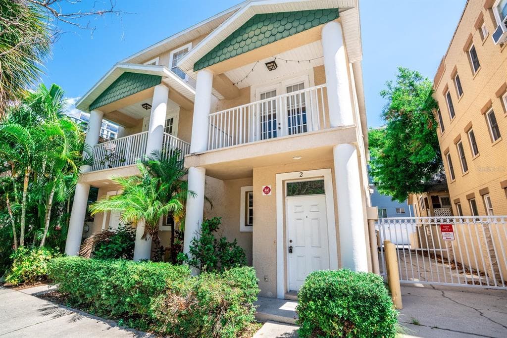 340 4TH STREET S UNIT 2 ST PETERSBURG, FL 33701