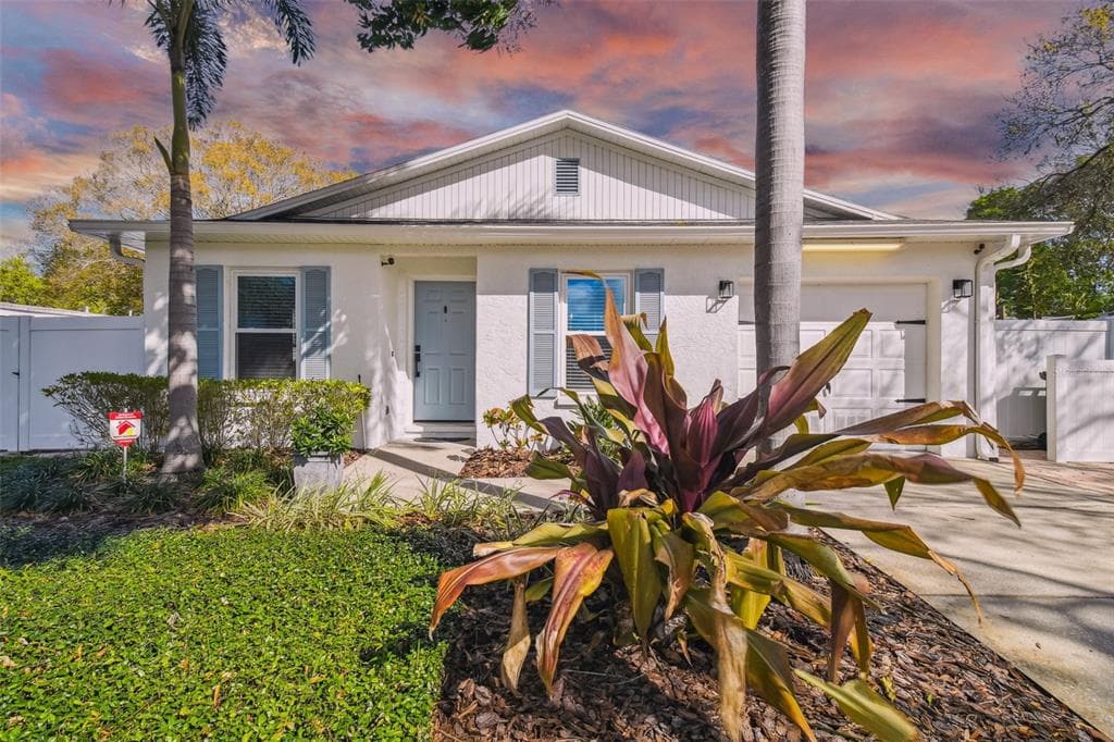 2909 TRUDY LANE TAMPA, FL 33611