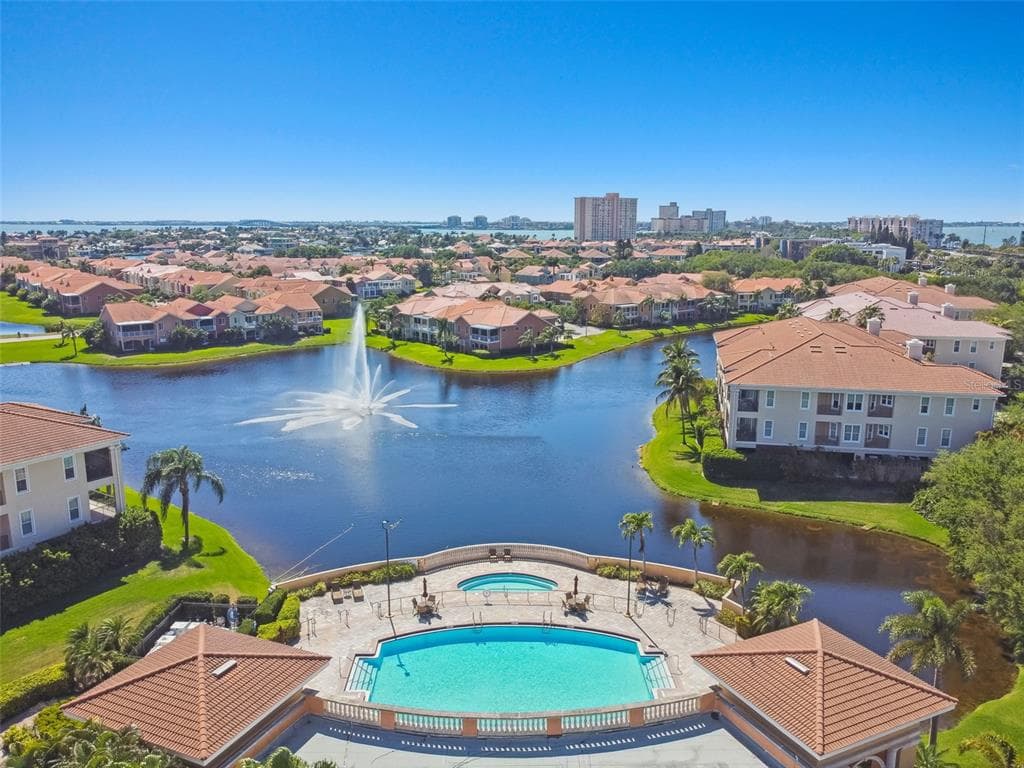 16 FRANKLIN COURT S UNIT B ST PETERSBURG, FL 33711