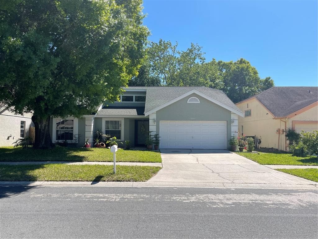 8934 EASTMAN DRIVE TAMPA, FL 33626