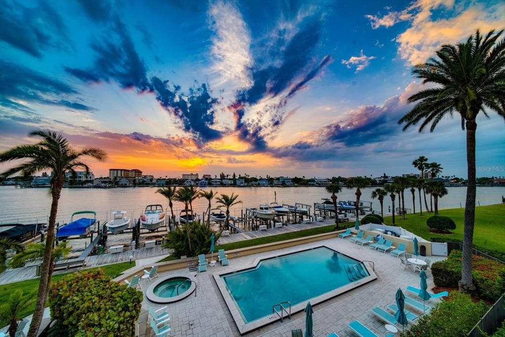 690 ISLAND WAY UNIT 304 CLEARWATER, FL 33767