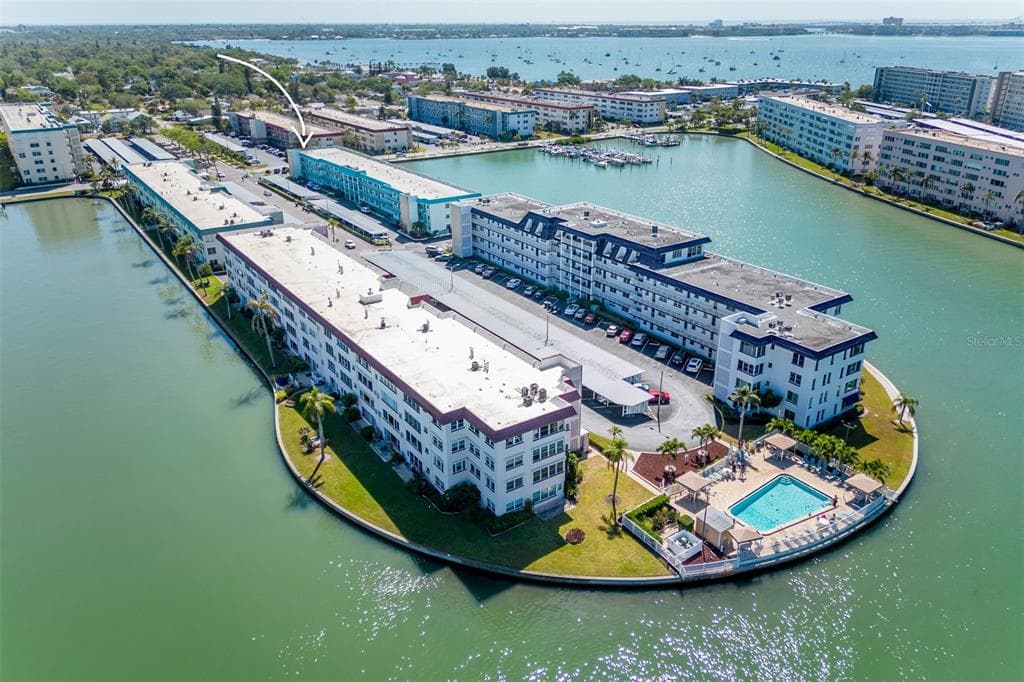 5940 30TH AVENUE S UNIT 301 GULFPORT, FL 33707