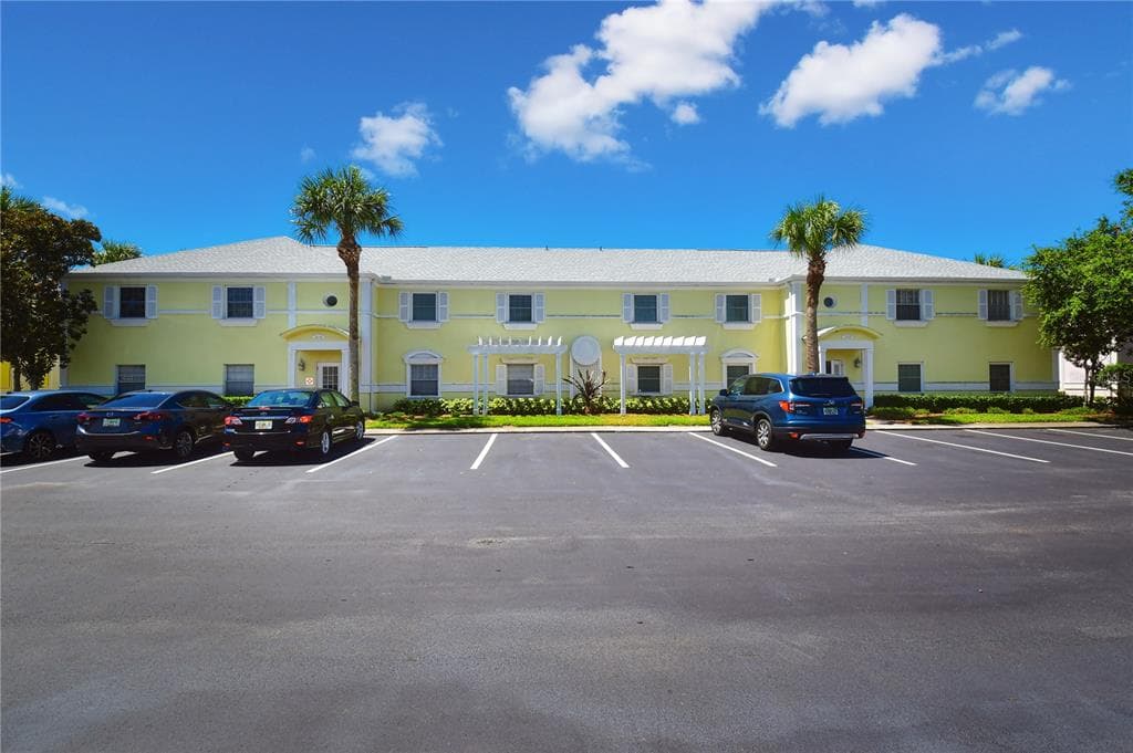 204 POMPANO DRIVE SE UNIT D ST PETERSBURG, FL 33705