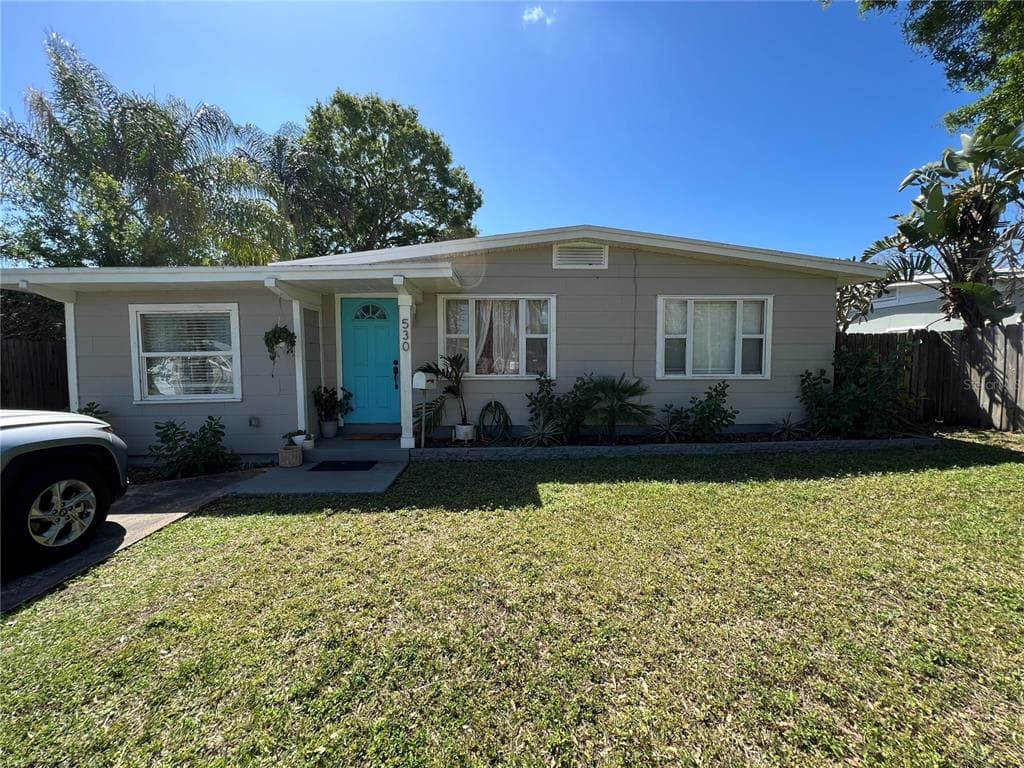 530 40TH AVENUE N ST PETERSBURG, FL 33703