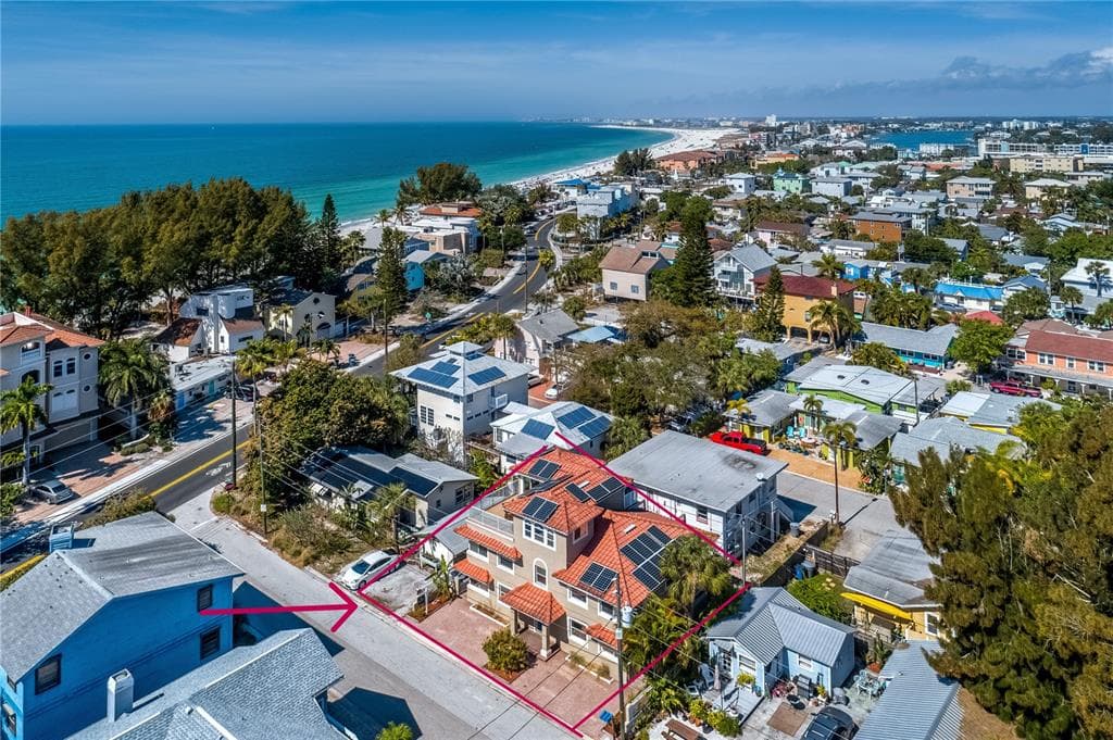 102 BAY PLAZA TREASURE ISLAND, FL 33706