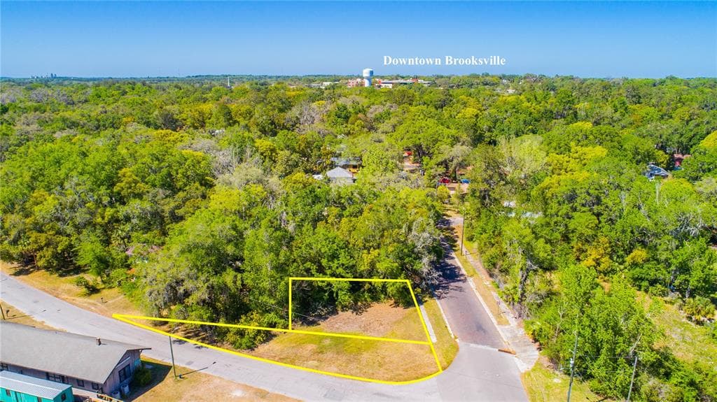 S BROOKSVILLE AVENUE BROOKSVILLE, FL 34601