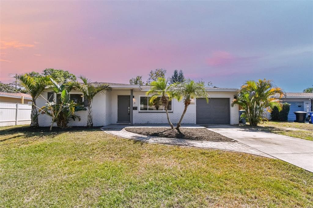 6894 32ND AVENUE N ST PETERSBURG, FL 33710