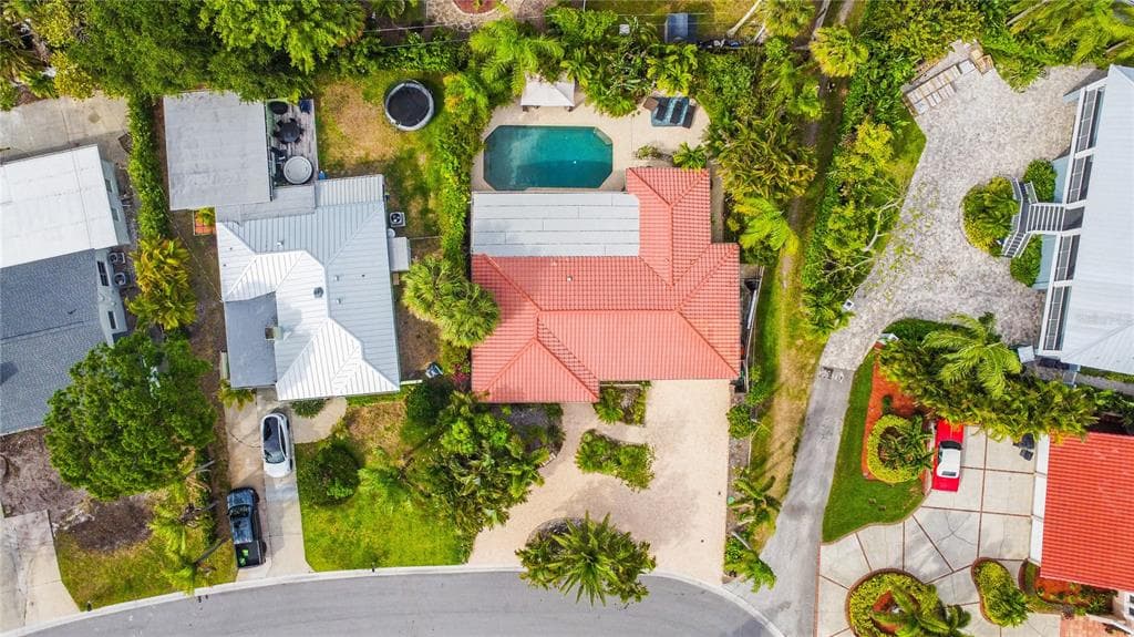 111 4TH STREET BELLEAIR BEACH, FL 33786