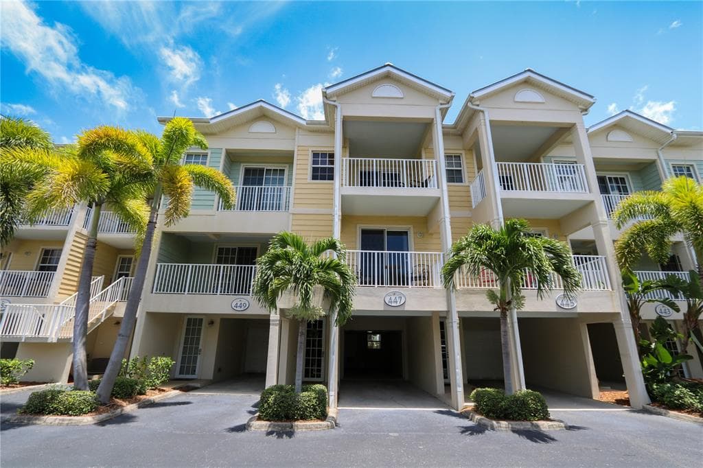 447 BAHIA BEACH BOULEVARD RUSKIN, FL 33570