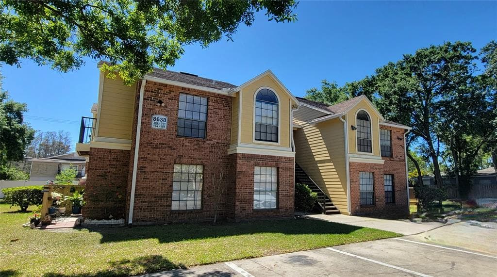 8638 FANCY FINCH DRIVE UNIT 203 TAMPA, FL 33614