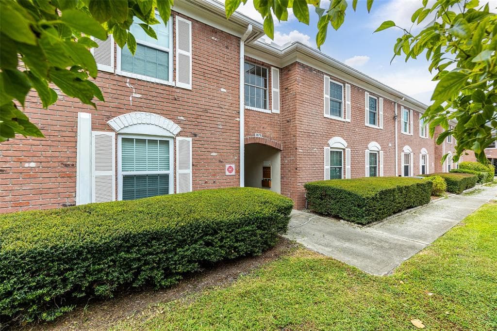 3879 35TH WAY S UNIT 112 ST PETERSBURG, FL 33711