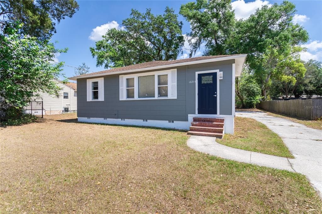 1604 N FERRELL STREET PLANT CITY, FL 33563