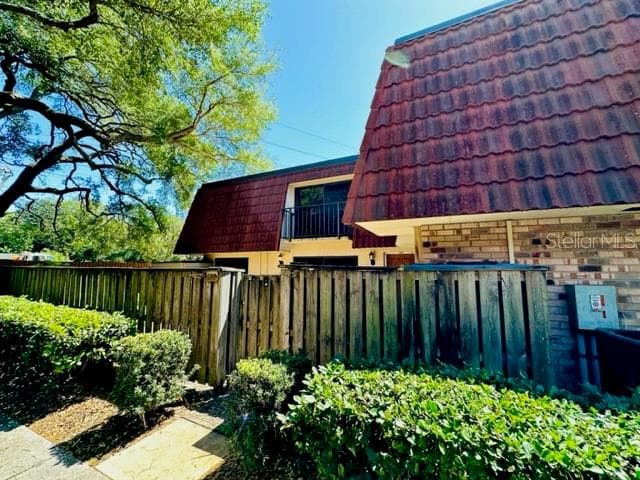 709 1ST COURT PALM HARBOR, FL 34684