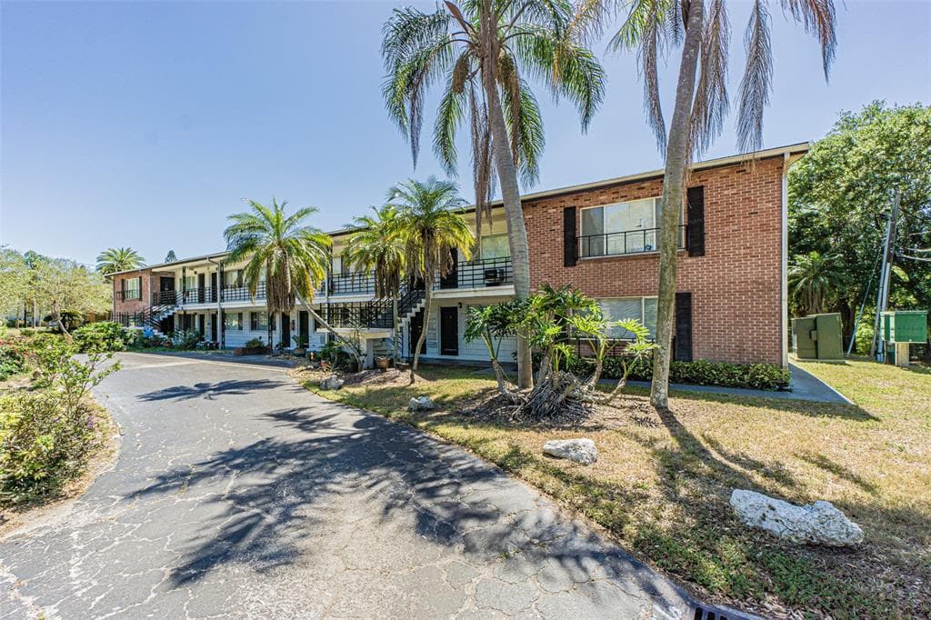 1345 DREW STREET UNIT 8 CLEARWATER, FL 33755
