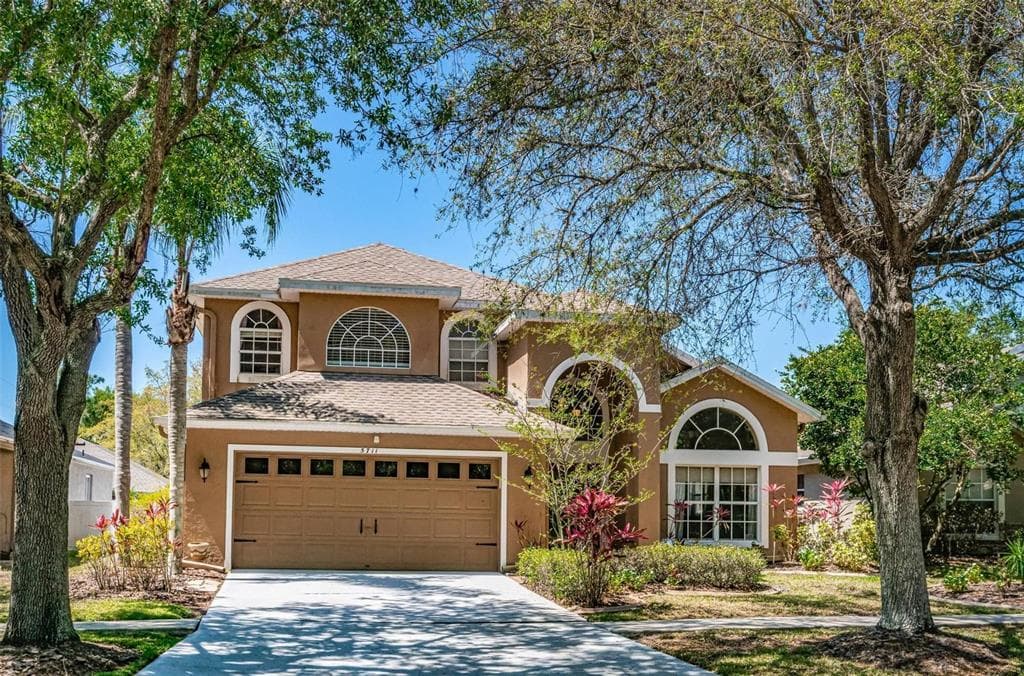 5711 HAWKPARK BOULEVARD LITHIA, FL 33547