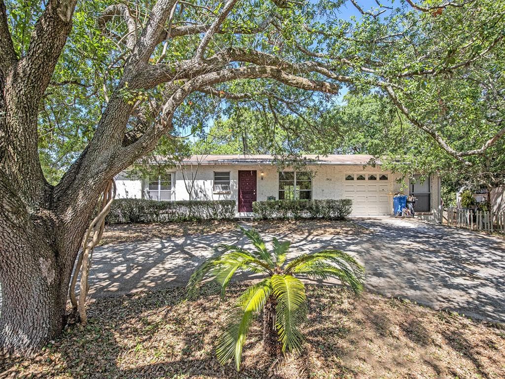 8431 JACKSON SPRINGS ROAD TAMPA, FL 33615