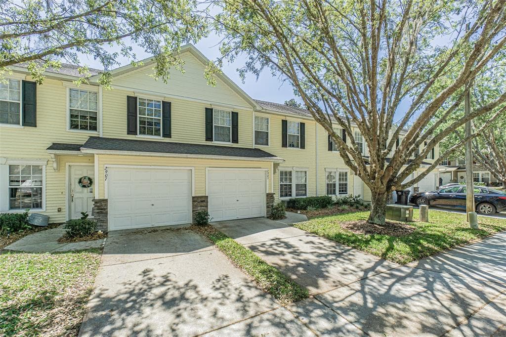 2905 AMBER OAK DRIVE VALRICO, FL 33594