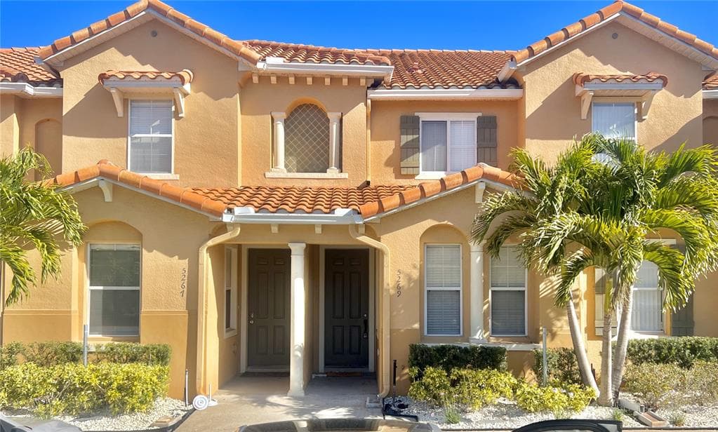 5269 PARADISE CAY CIRCLE KISSIMMEE, FL 34746
