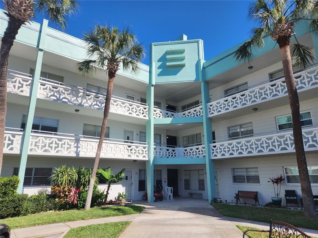 2456 ECUADORIAN WAY UNIT 36 CLEARWATER, FL 33763