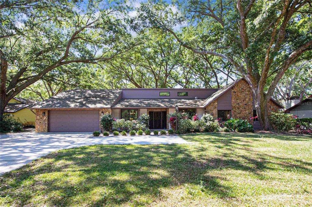 2113 CURRY ROAD
