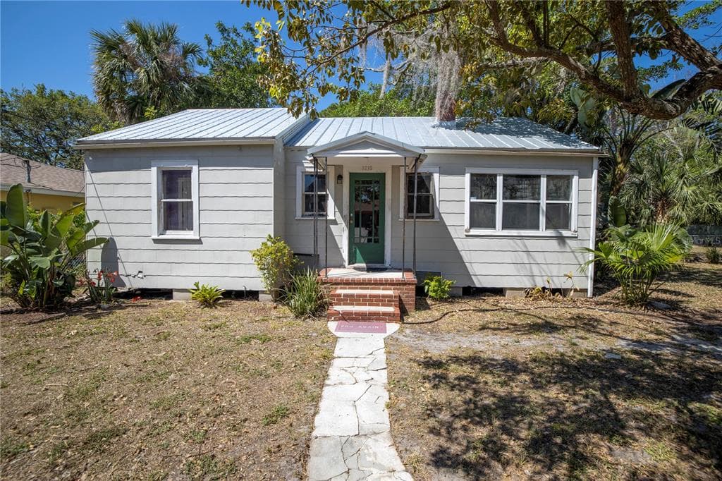 1218 19TH STREET W BRADENTON, FL 34205