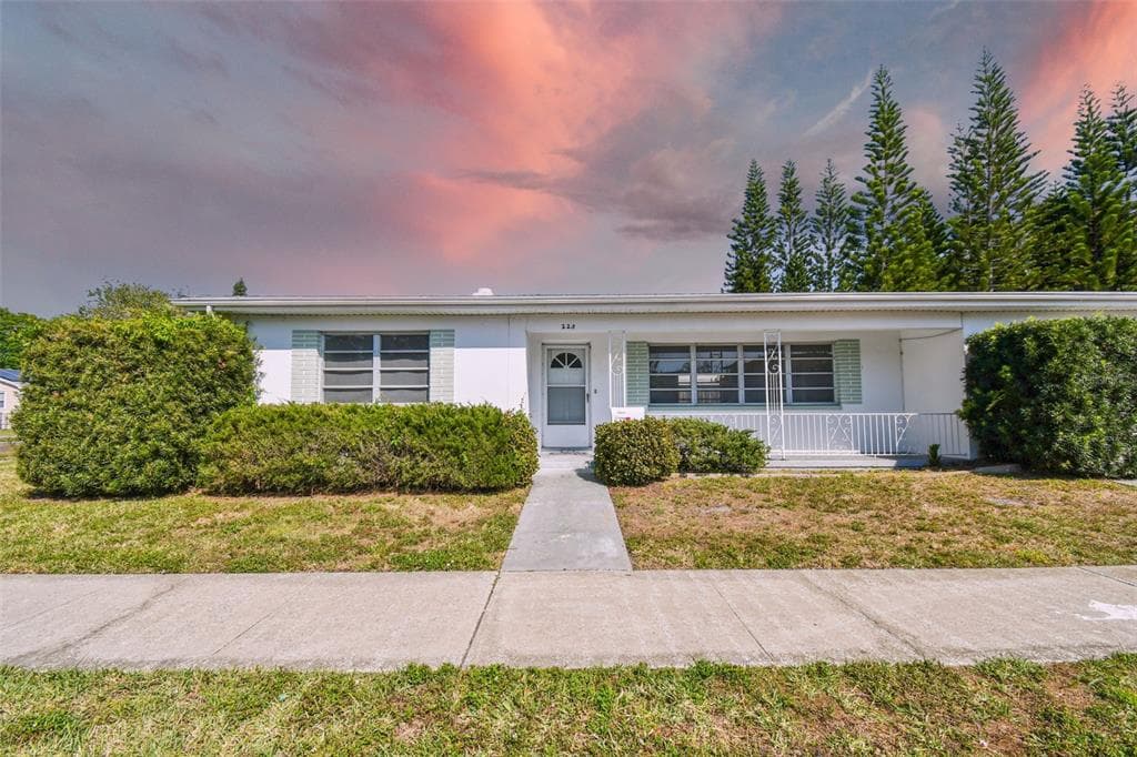 225 41ST STREET N ST PETERSBURG, FL 33713