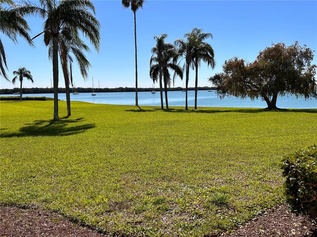 6291 BAHIA DEL MAR CIRCLE UNIT 103 ST PETERSBURG, FL 33715