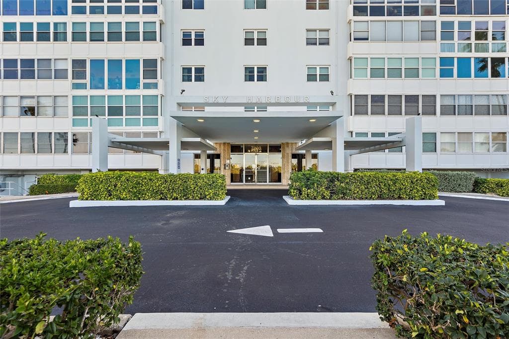 7200 SUNSHINE SKYWAY LANE S UNIT 5F ST PETERSBURG, FL 33711