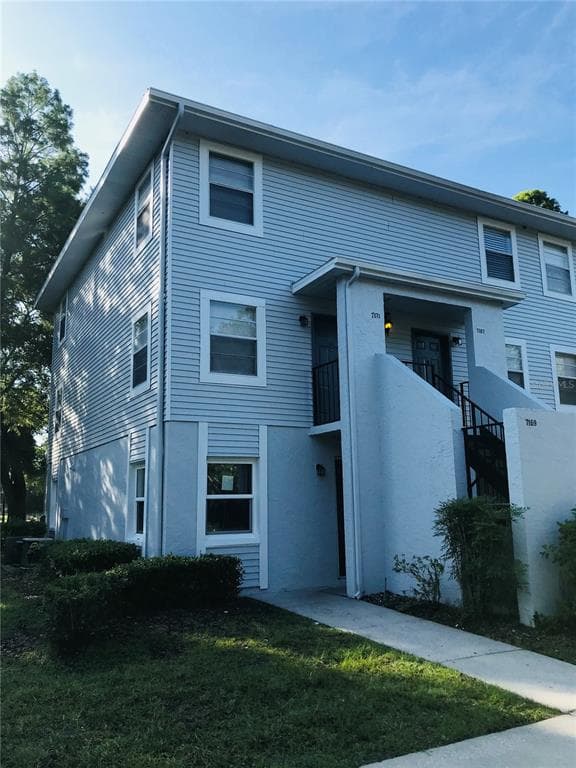 7167 E BANK DRIVE UNIT 2002 TAMPA, FL 33617